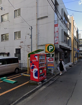 ドン・キホーテ 晩翠通り店の裏の駐車場の立ちんぼ